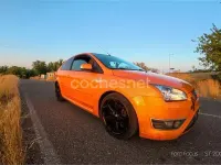 Usado Ford Focus ST 225 CV (165 kW) 2006 Naranja Berlina