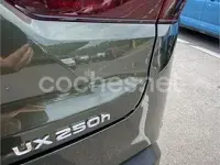 Usado Lexus UX Executive Line 184 CV (135 kW) 2024 Verde SUV