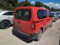 Usado Toyota Proace Verso Active 130 CV (95 kW) 2023 Rojo Familiar