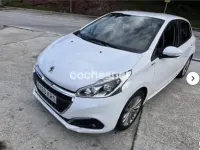 Usado Peugeot 208 Signature Sky 82 CV (60 kW) 2018 Blanco Utilitario