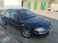 Usado VW Passat Comfortline 130 CV (95 kW) 2004 Azul Berlina
