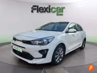 Usado Kia Rio 101 CV (74 kW) 2023 Blanco Berlina