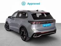 Usado VW Tiguan R-line 150 CV (110 kW) 2025 Gris / plata SUV