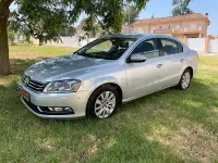 Usado VW Passat Advance 105 CV (77 kW) 2014 Gris / plata Berlina