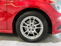 Usado Mercedes A180 Style 122 CV (89 kW) 2013 Rojo Berlina