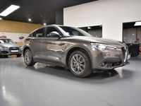 Usado Alfa Romeo Stelvio Super 160 CV (117 kW) 2022 Gris / plata SUV
