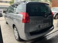 Usado Peugeot 5008 Allure 130 CV (95 kW) 2016 Gris / plata Monovolumen