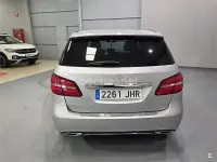 Usado Mercedes B180 Urban 109 CV (80 kW) 2015 Gris / plata Utilitario