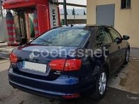 Usado VW Jetta Advance 105 CV (77 kW) 2012 Azul Berlina