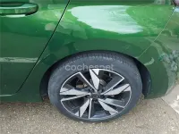 Usado Peugeot 308 Allure 130 CV (95 kW) 2022 Verde Berlina