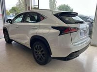 Usado Lexus NX300h Executive Line 197 CV (144 kW) 2017 Blanco SUV