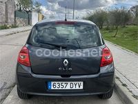 Usado Renault Clio II Dynamique 85 CV (62 kW) 2006 Negro Berlina