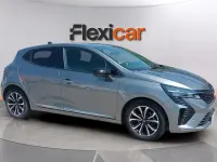 Usado Renault Clio V Techno 90 CV (66 kW) 2024 Gris Berlina
