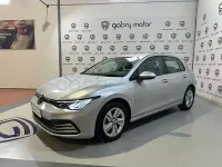 Usado VW Golf VIII Life 115 CV (84 kW) 2022 Gris / plata Berlina