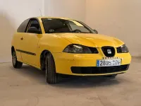 Begagnad Seat Ibiza Stella 64 HK (47 kW) 2003 Gul Halvkombi