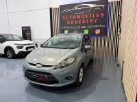 Usado Ford Fiesta Trend 68 CV (50 kW) 2010 Azul Berlina