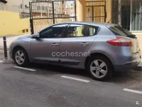 Usado Renault Mégane III Dynamique 105 CV (77 kW) 2009 Gris / plata Berlina