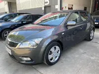 Occasion Kia Ceed 90 PK (66 kW) 2010 Grijs Hatchback