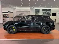 Usado Porsche Cayenne Turbo E-Hybrid 740 CV (544 kW) 2024 Negro SUV