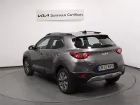 Usado Kia Stonic 100 CV (73 kW) 2025 Gris / plata SUV