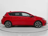 Usado Toyota Auris Hybrid 136 CV (100 kW) 2016 Negro Berlina