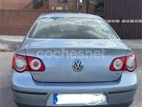 Usado VW Passat Trendline 105 CV (77 kW) 2006 Gris / plata Berlina