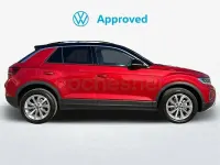 Usado VW T-Roc Life 110 CV (80 kW) 2024 Rojo SUV