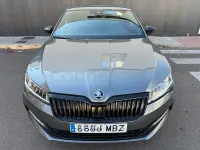 Usado Skoda Superb SportLine 150 CV (110 kW) 2022 Gris Berlina