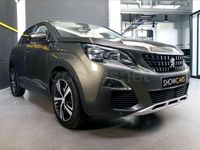 Usado Peugeot 3008 Allure 130 CV (95 kW) 2021 Gris / plata SUV