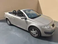 Usado Renault Mégane Cabriolet Dynamique 135 CV (99 kW) 2005 Beige Descapotable
