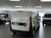Usado Fiat Doblò 90 CV (66 kW) 2017 Blanco Monovolumen