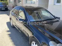 Usado Mercedes C220 Elegance 143 CV (105 kW) 2002 Negro Berlina