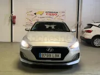 Usado Hyundai i30 95 CV (69 kW) 2019 Gris / plata Berlina