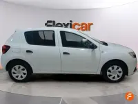 Usado Dacia Sandero Ambiance 75 CV (55 kW) 2018 Blanco Berlina