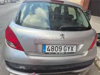 Usado Peugeot 207 70 CV (51 kW) 2010 Gris / plata Berlina