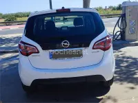 Usado Opel Meriva Selective 110 CV (80 kW) 2015 Blanco Monovolumen
