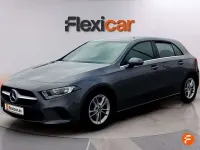 Usado Mercedes A180 109 CV (80 kW) 2019 Gris Utilitario