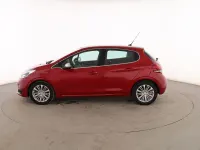 Usado Peugeot 208 Allure 100 CV (73 kW) 2018 Rojo Utilitario