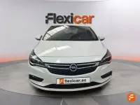 Usado Opel Astra Selective 110 CV (80 kW) 2018 Blanco Berlina