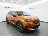 Usado Peugeot e-2008 Allure 100 kW (136 CV) 2023 Naranja SUV
