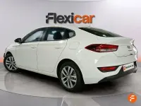 Usado Hyundai i30 120 CV (88 kW) 2018 Blanco Berlina