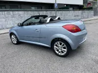 Usado Opel Tigra Sport 90 CV (66 kW) 2005 Azul Descapotable