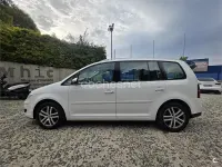 Usado VW Touran Edition 105 CV (77 kW) 2010 Blanco Monovolumen