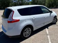 Usado Renault Scénic III Dynamique 131 CV (96 kW) 2013 Blanco Monovolumen