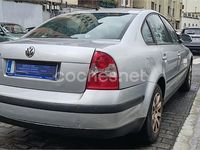 Usado VW Passat Comfortline 102 CV (75 kW) 2003 Gris / plata Berlina