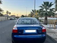 Usado Audi A4 130 CV (95 kW) 2004 Azul Berlina
