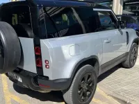 Usado Land Rover Defender SE 200 CV (147 kW) 2020 Plateado SUV