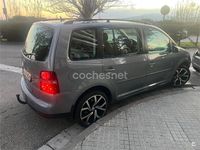 Usado VW Touran Advance 105 CV (77 kW) 2010 Gris / plata Monovolumen