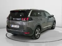 Usado Peugeot 5008 Allure 130 CV (95 kW) 2020 Gris / plata SUV