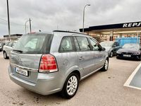 Usado Opel Zafira Cosmo 120 CV (88 kW) 2010 Gris / plata Monovolumen